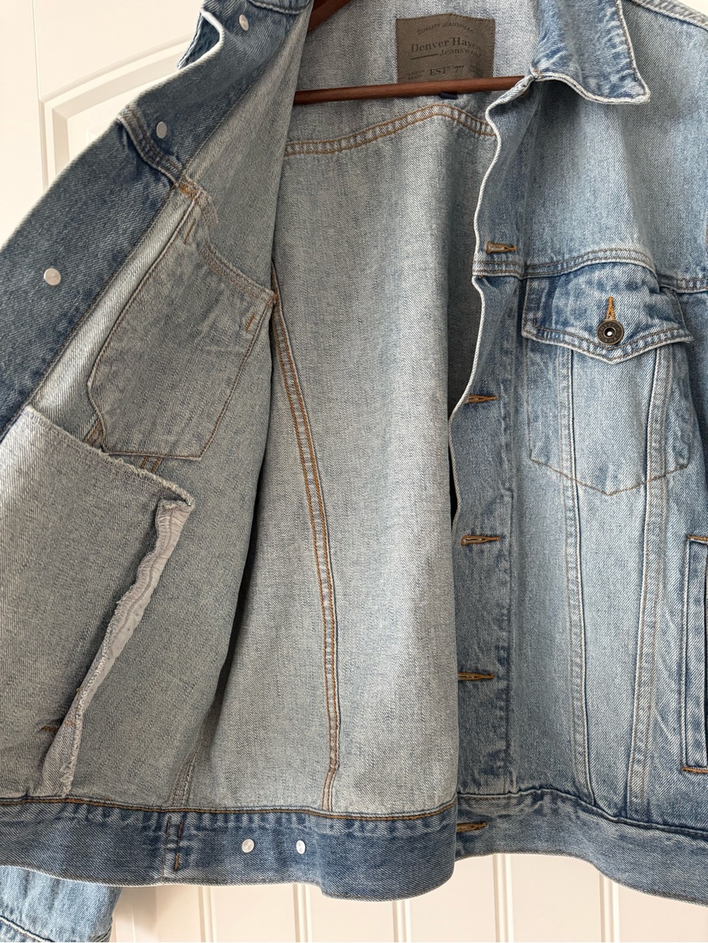 Denver Hayes Denim Jean Jacket. Size Large. - Picture 6 of 12